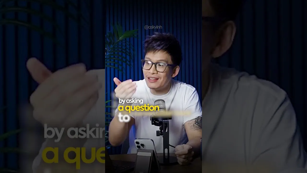 Vinh Giang explaining his tips for joining a conversation without it being awkward